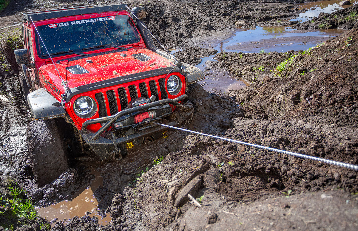 0009266 red jeep